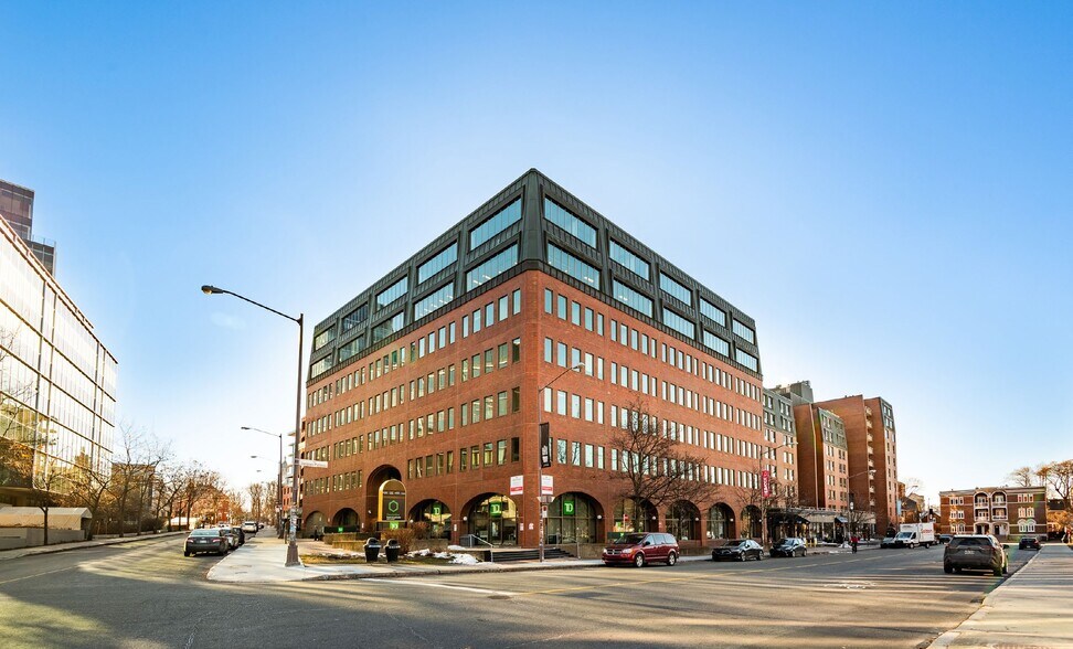 Primary Photo Of 1150 Rue De Claire-Fontaine, Québec Office For Lease
