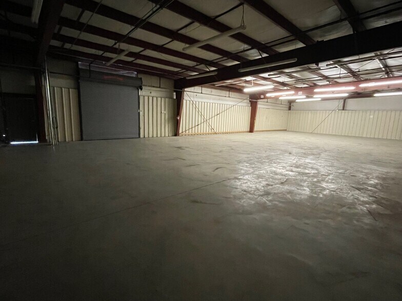 More Photos Of 2970 Perrowville Rd, Forest Warehouse For Lease