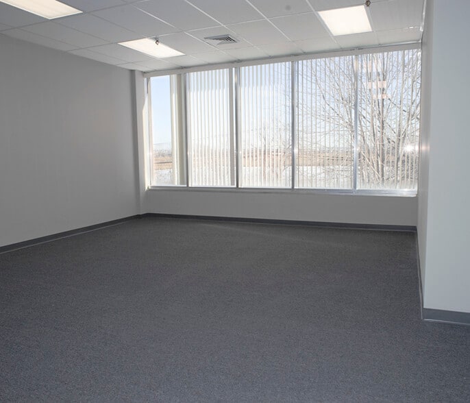 More Photos Of 99 Murray Hill Pky, East Rutherford Warehouse For Lease