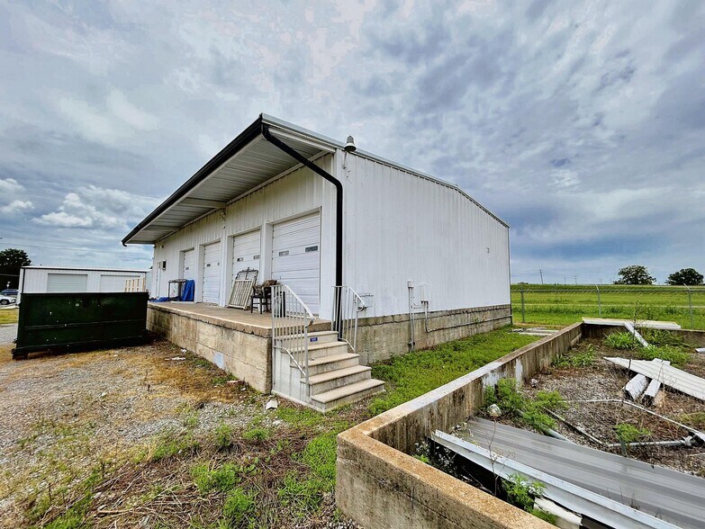 More Photos Of 120 W Peak Blvd, Muskogee Freestanding For Sale