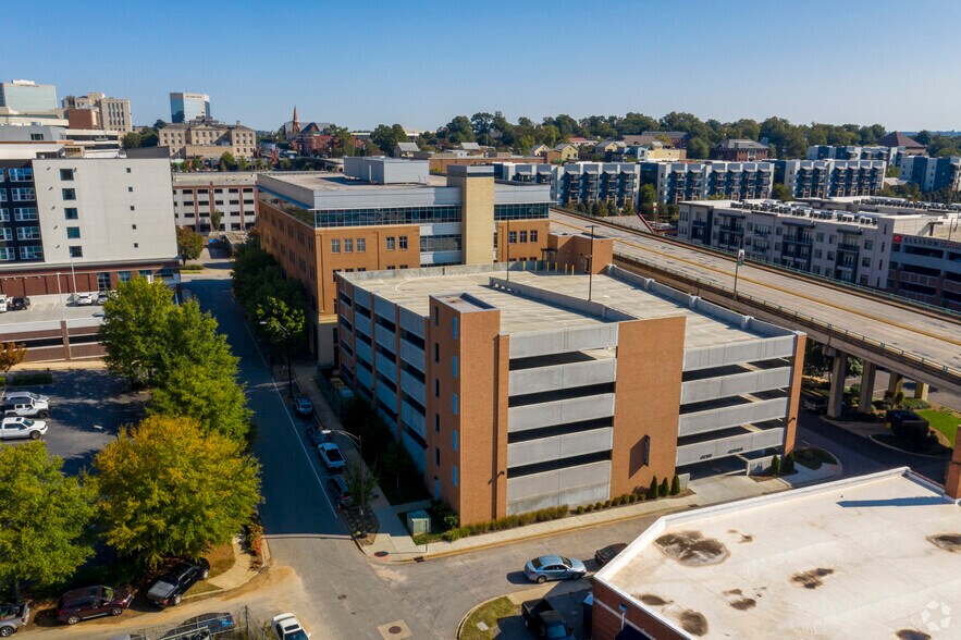 More Photos Of 200 E Broad St, Greenville Office For Lease
