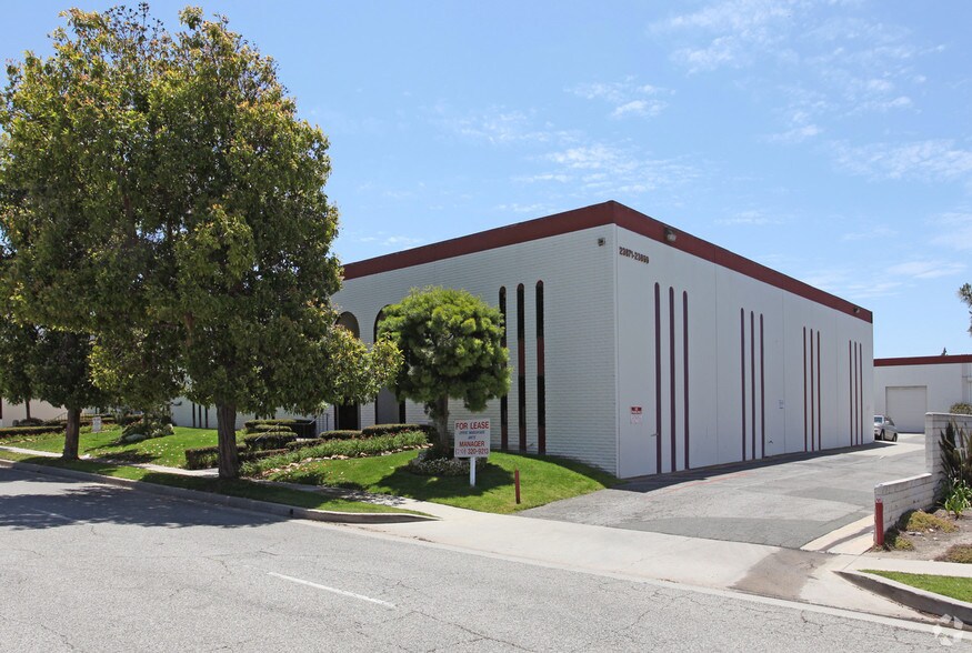 More Photos Of 23871-23899 Madison St, Torrance Showroom For Lease