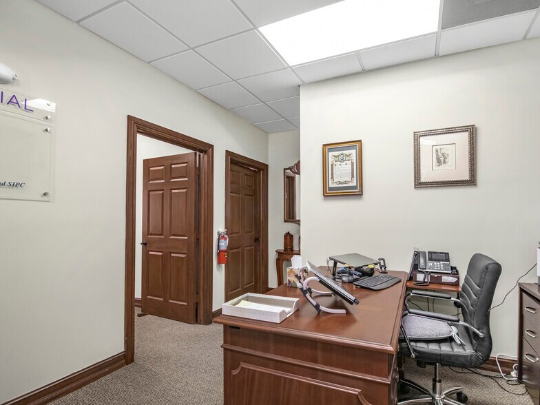 More Photos Of 71 NE 27th Ave, Pompano Beach Office For Sale