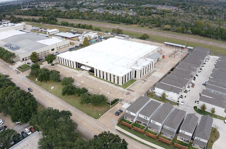 More Photos Of 17200 Park Row, Houston Warehouse For Sale