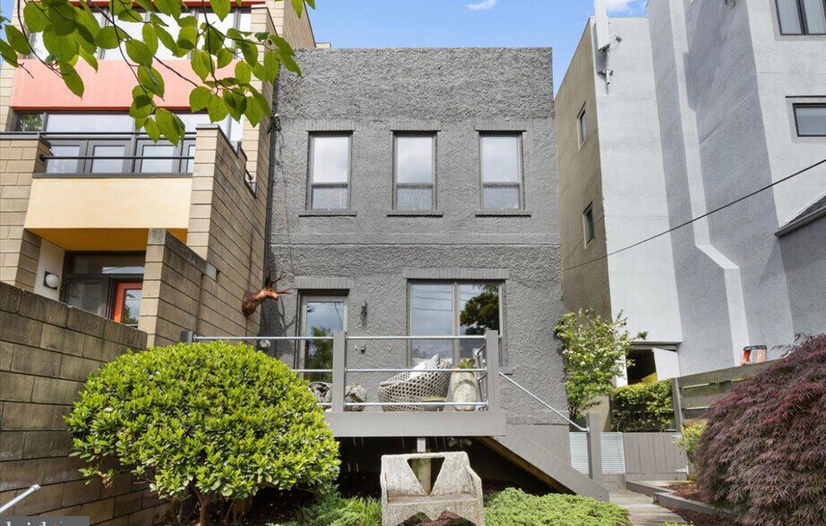 More Photos Of 5169 Macarthur Blvd NW, Washington Office Residential For Lease