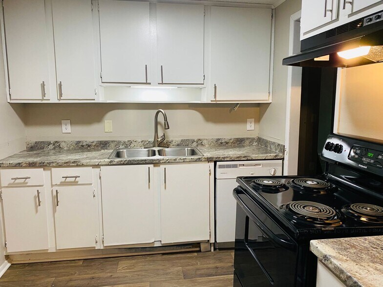 More Photos Of 300 Jones Mill Rd, Statesboro Apartments For Sale