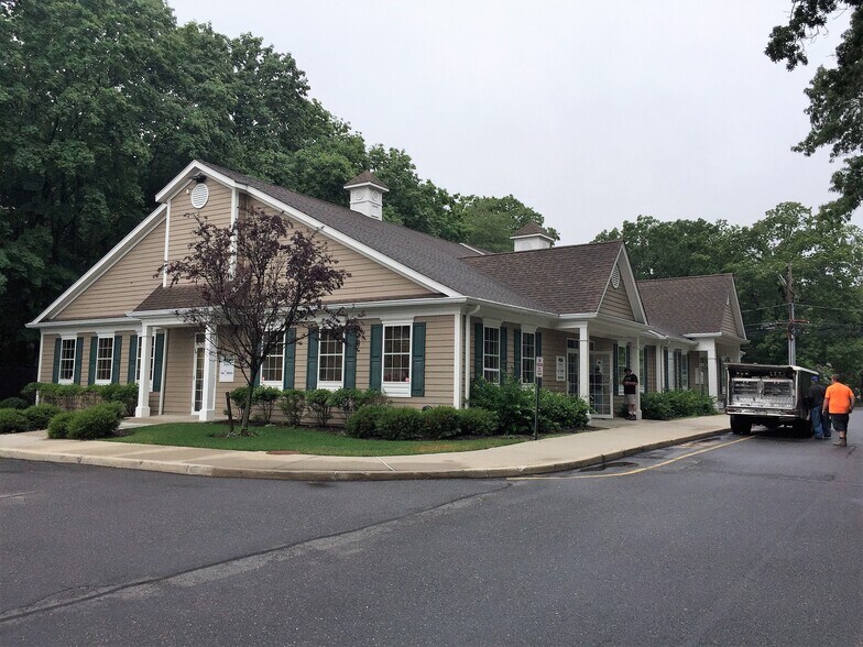 More Photos Of 57 Southern Blvd, Nesconset Unknown For Lease