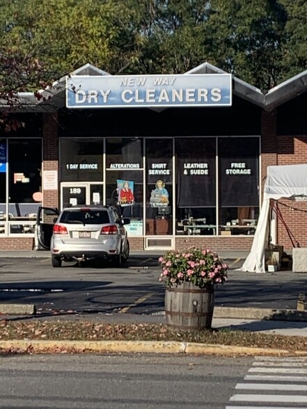 More Photos Of 165-201 Massachusetts Ave, Lexington Storefront For Lease