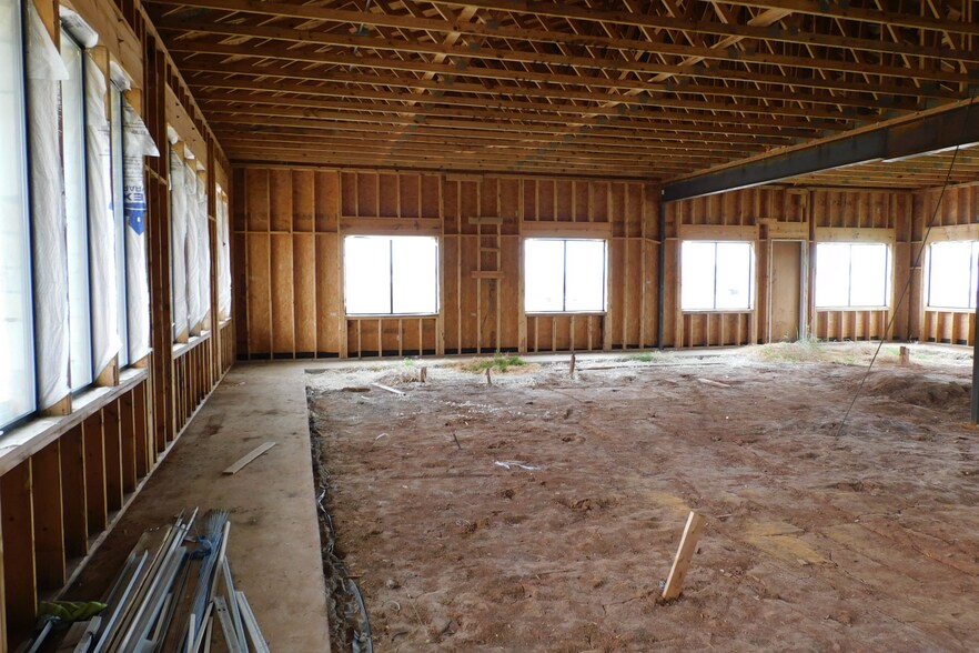 More Photos Of 1609 N Hwy 75, Sherman Medical For Lease