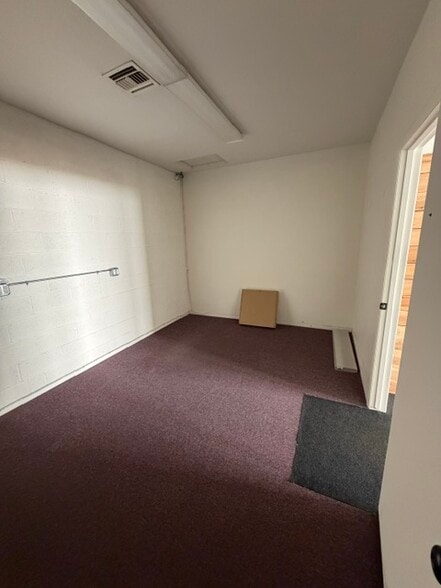 More Photos Of 2159 McCulloch Blvd N, Lake Havasu City Storefront Retail Office For Lease