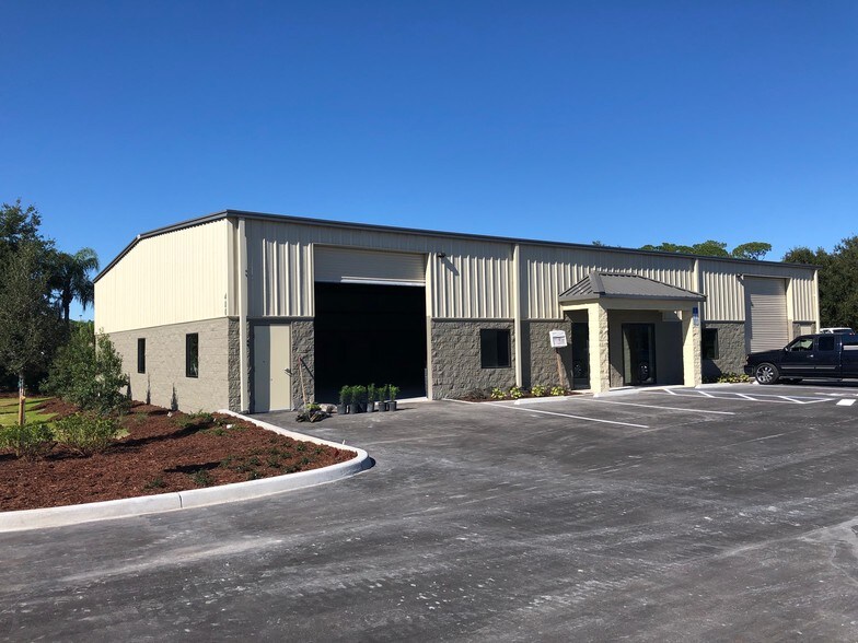 More Photos Of 400 Gordon St, Sanford Flex For Lease