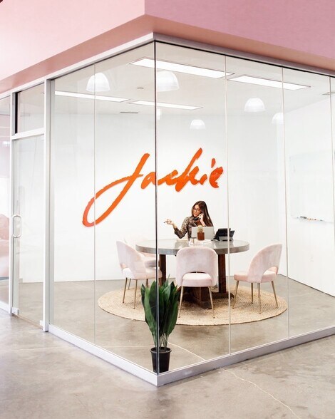 More Photos Of 816 Manatee Ave E, Bradenton General Retail For Lease