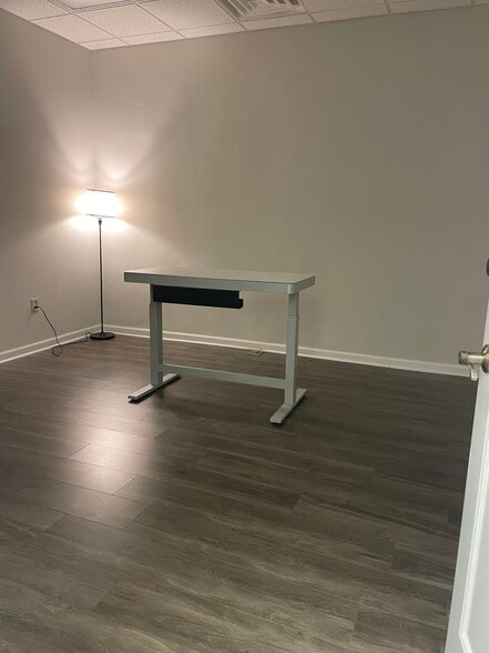 More Photos Of 112 S Maple St, Murfreesboro Office For Lease