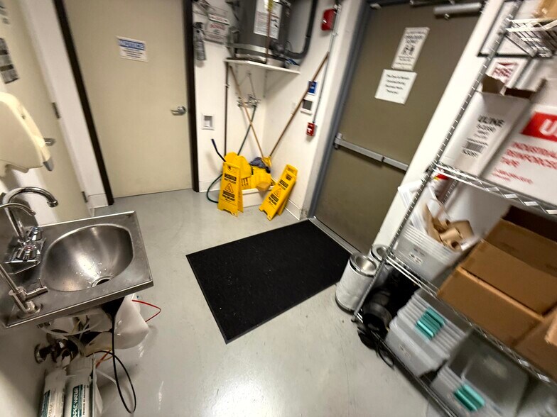 More Photos Of 1447 Santa Fe Ave, Long Beach Manufacturing For Sale
