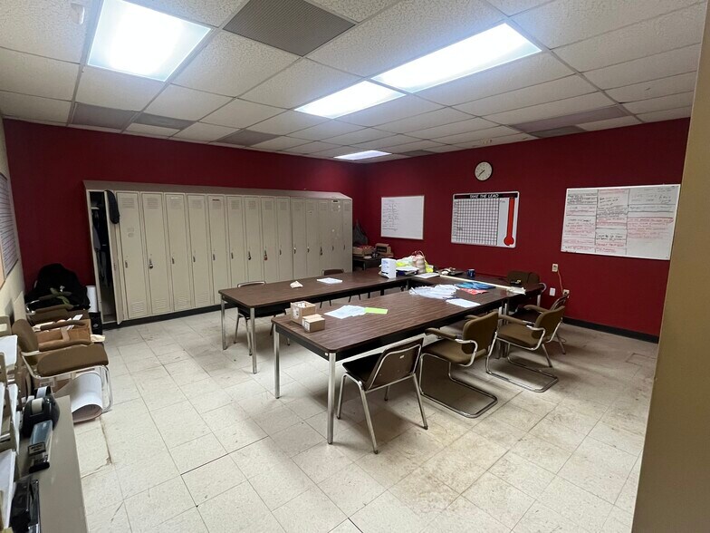 More Photos Of 2401 Chicago St, Valparaiso Telecom Hotel Data Hosting For Sale