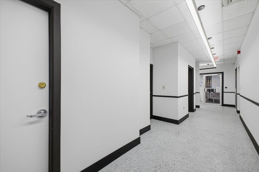 More Photos Of 99 Morris Ave, Springfield Office For Lease