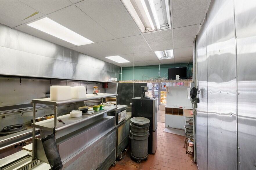 More Photos Of 614 4th Ave, Brooklyn Storefront Retail Residential For Lease