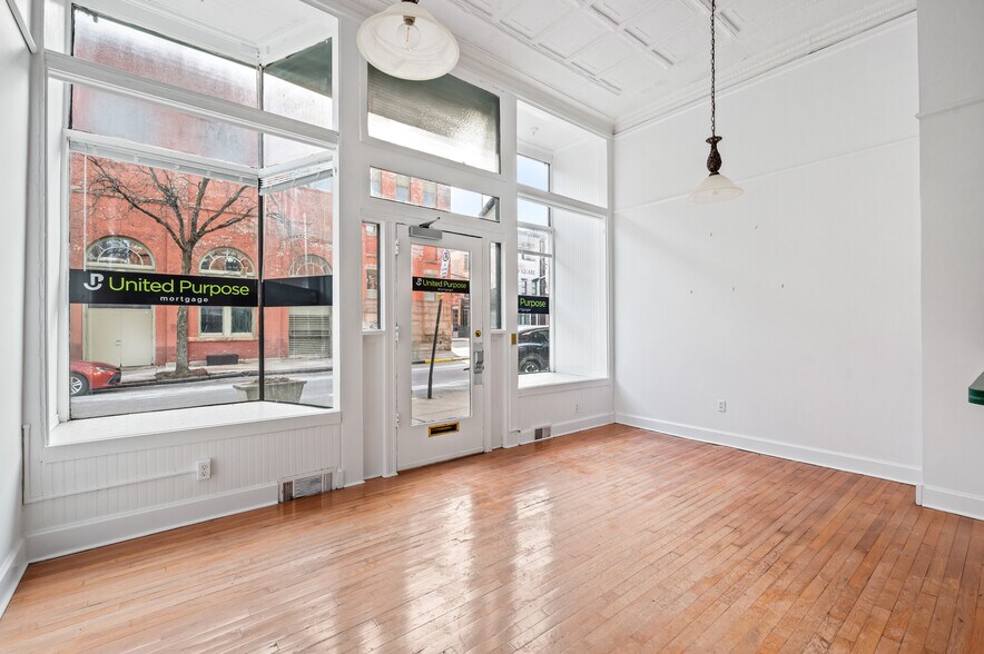 More Photos Of 23 Bedford Sq, Pittsburgh Storefront Retail Residential For Lease