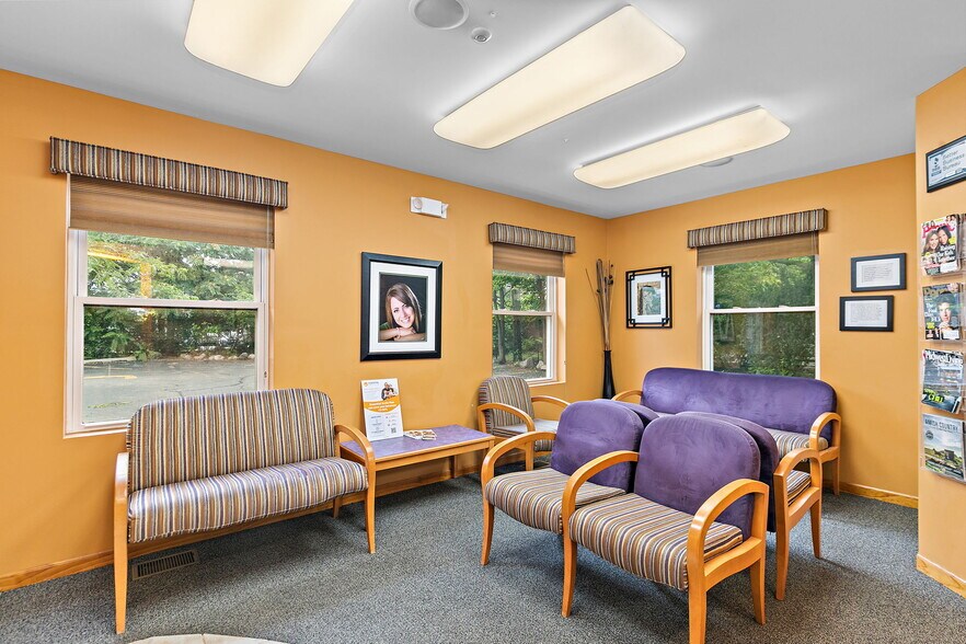 More Photos Of 712 W Main St, West Dundee Medical For Sale