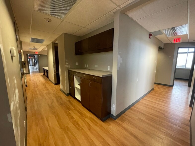 More Photos Of 3215 49 Ave, Red Deer Storefront For Lease