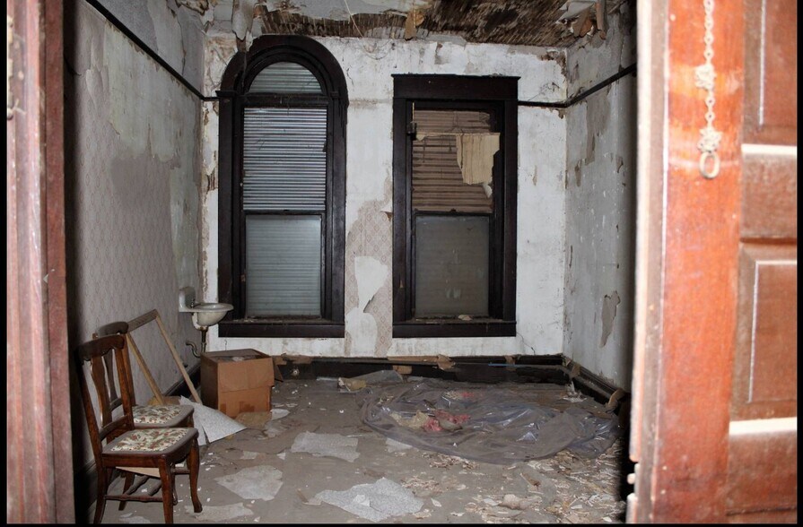 More Photos Of 120 N Main St, Waurika General Retail For Sale