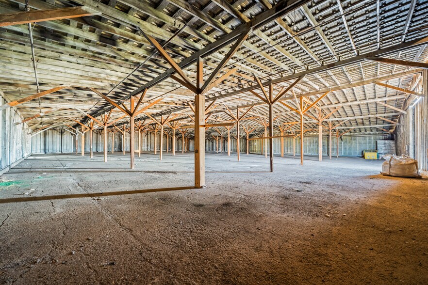 More Photos Of 901 Underwood Street, Littlefield Warehouse For Sale