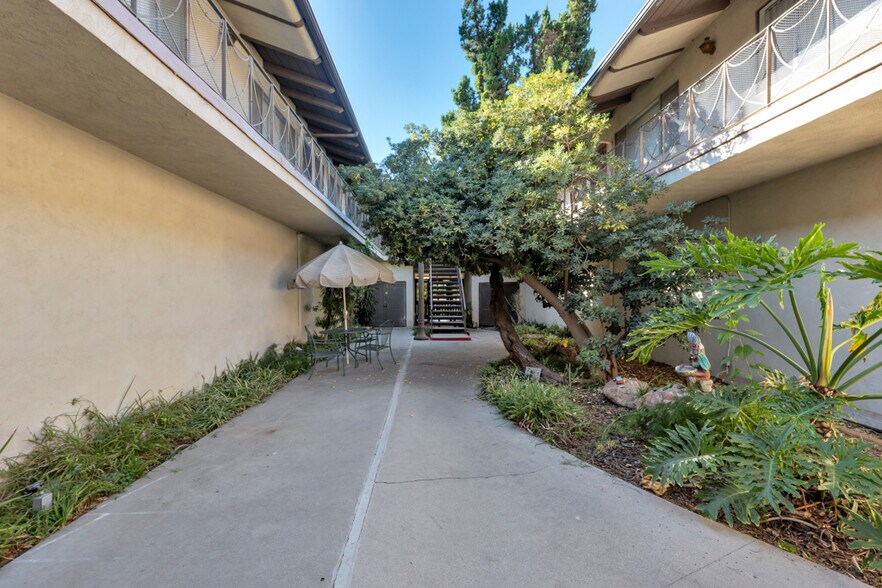 More Photos Of 18350 Napa St, Northridge Apartments For Sale
