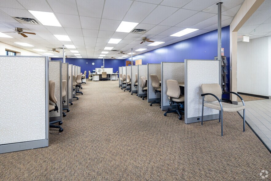 More Photos Of 1300 Teasley Ln, Denton Office For Sale