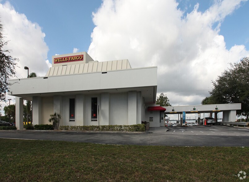 More Photos Of 2701 W Okeechobee Blvd, West Palm Beach Office For Sale