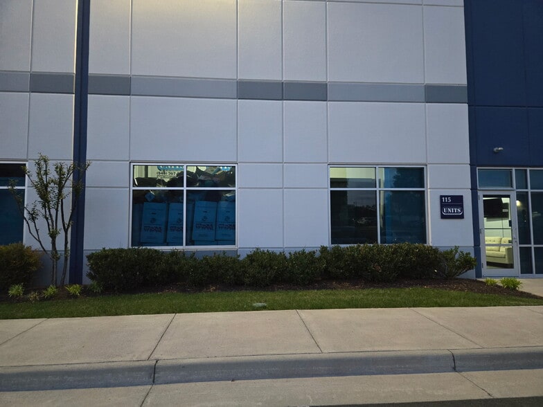 More Photos Of 7425 Merritt Park Dr, Manassas Warehouse For Lease