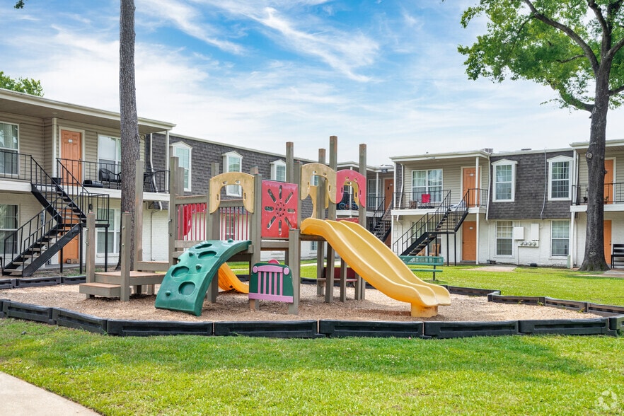 More Photos Of 333 Uvalde Rd, Houston Apartments For Sale