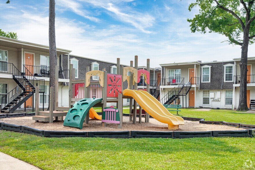 More Photos Of 333 Uvalde Rd, Houston Apartments For Sale