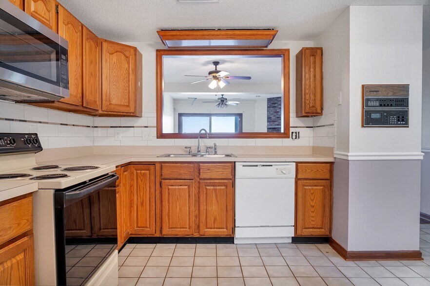 More Photos Of 88 Cove St, New Haven Apartments For Sale