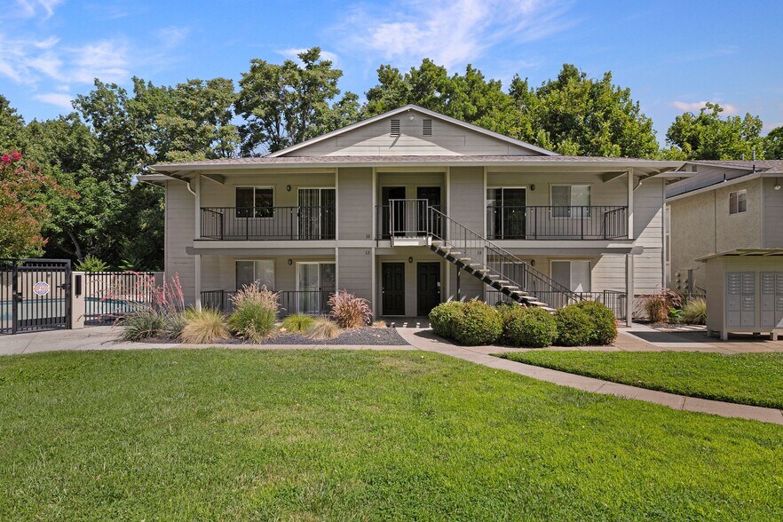 More Photos Of 721 W 11th St, Chico Apartments For Sale