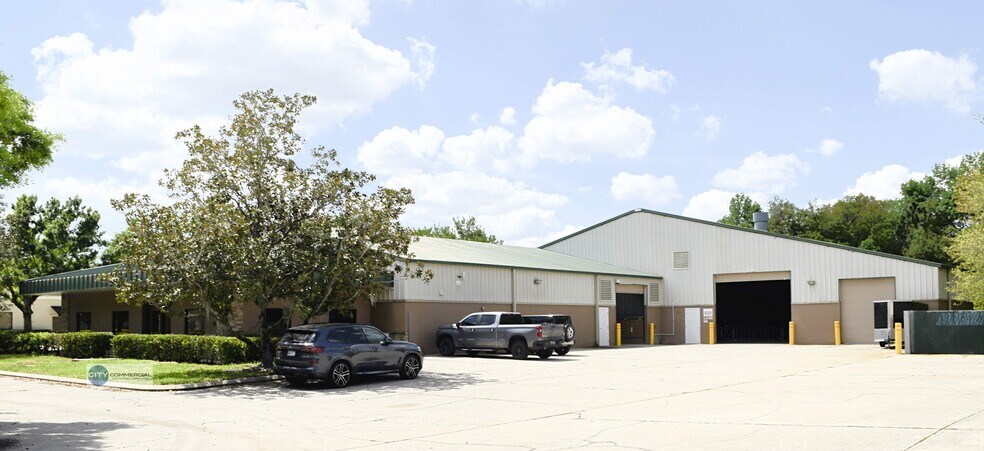 More Photos Of 1050 Central Park Dr, Sanford Warehouse For Lease