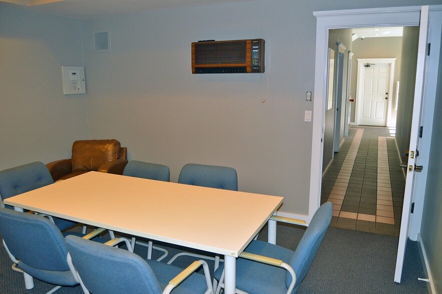 More Photos Of 509 7th St, Santa Rosa Storefront Retail Residential For Lease