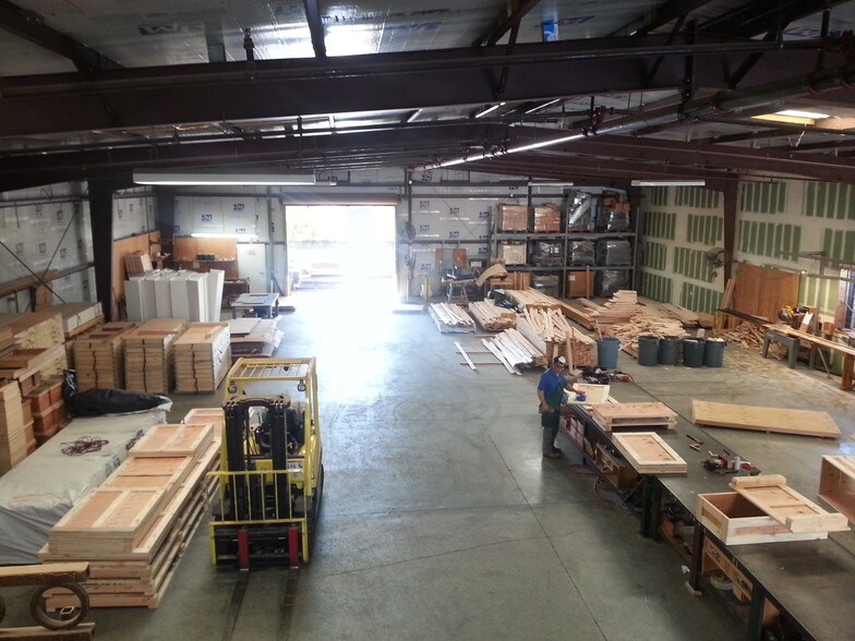 More Photos Of 13410 Waco St, Baldwin Park Manufacturing For Lease