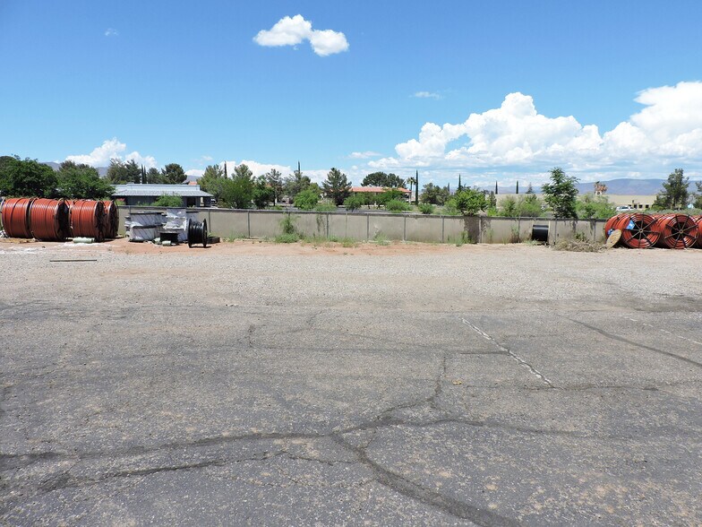 More Photos Of 500 S Willard St, Cottonwood Distribution For Lease