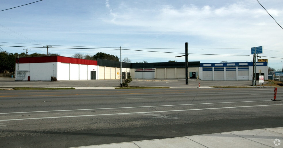 More Photos Of 1614 Pat Booker Rd, Universal City Auto Repair For Lease