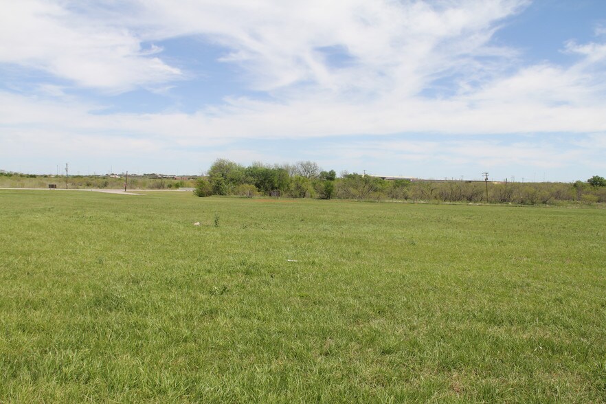 More Photos Of 109 E Hatton Rd, Wichita Falls Land For Sale
