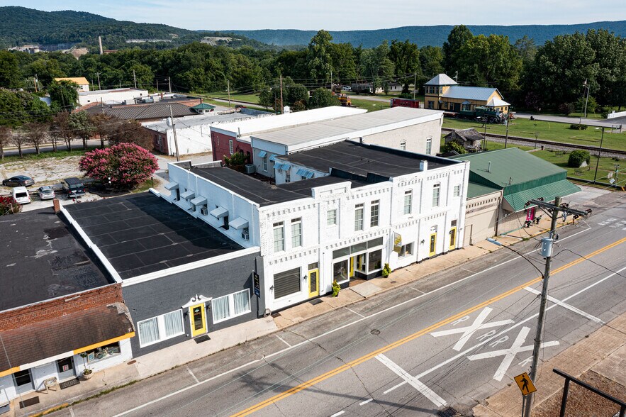 More Photos Of 108 Cumberland St E, Cowan Specialty For Sale