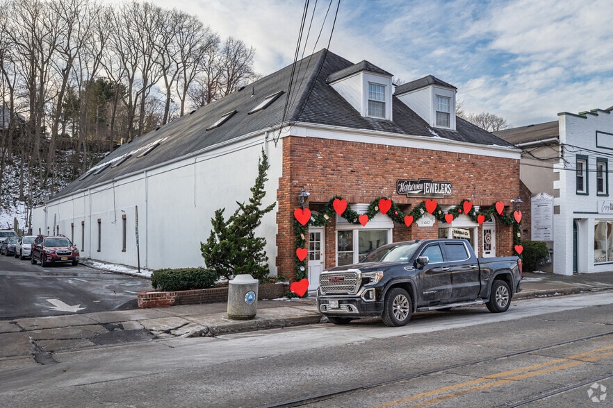 More Photos Of 260 Main St, Northport Office For Lease