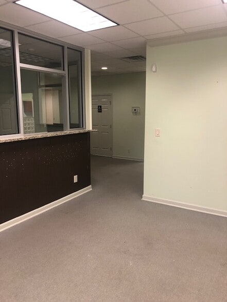 More Photos Of 316 W Pike St, Lawrenceville Medical For Lease