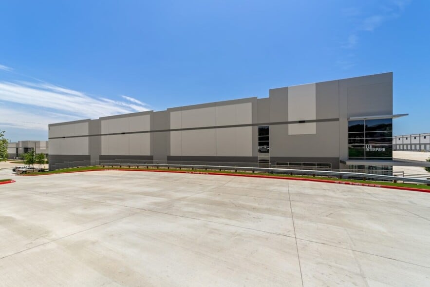More Photos Of West Avenue and Wurzbach Parkway, San Antonio Unknown For Lease