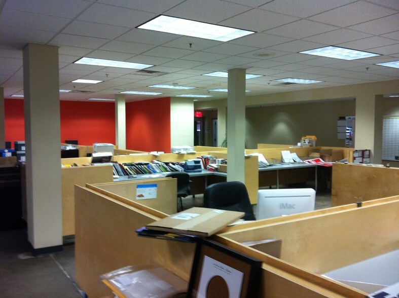 More Photos Of 1 W Forest Ave, Englewood Light Manufacturing For Lease