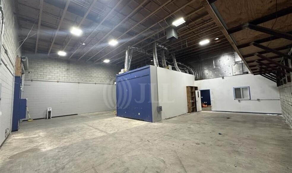 More Photos Of 8837 Lankershim Blvd, Sun Valley Light Manufacturing For Sale