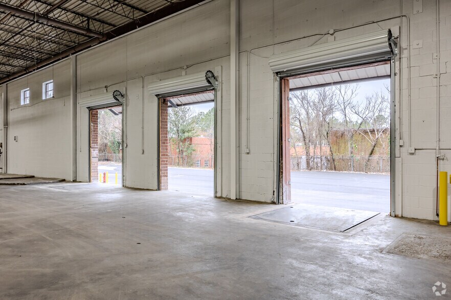 More Photos Of 3350 Hamilton Blvd SW, Hapeville Manufacturing For Sale