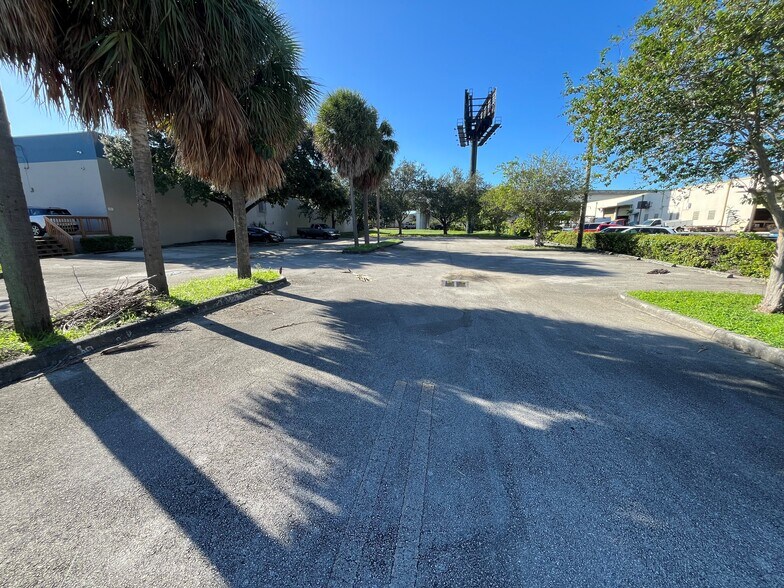 More Photos Of 3355 SW 2nd Ave, Fort Lauderdale Unknown For Lease