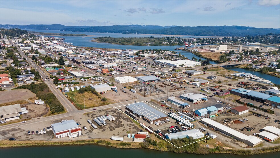 More Photos Of 225 W Lockhart Ave, Coos Bay Warehouse For Sale