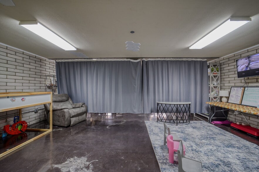 More Photos Of 5201 S Highway 95, Fort Mohave Storefront Retail Office For Sale